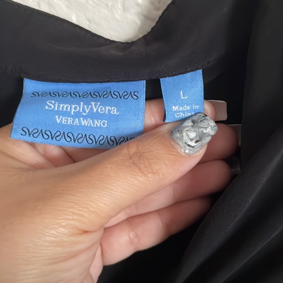 Nice Vera dress worn once! Soft material size L - Picture 3 of 3